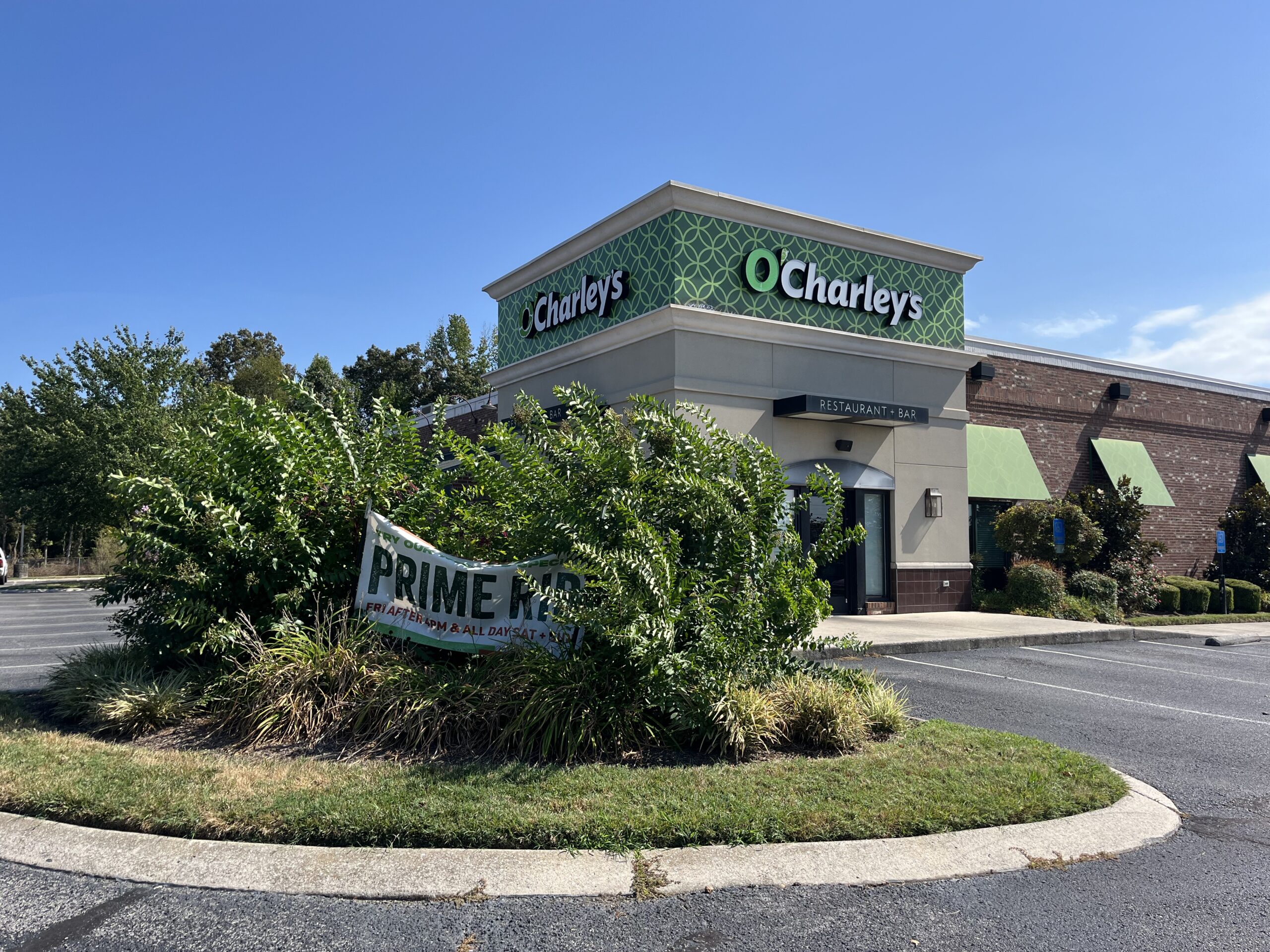 O'Charley's closes down